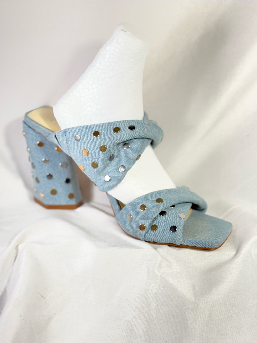 Jessica Simpson Wayia size 9 Light Blue Studded Block Heel Sandal - square toe